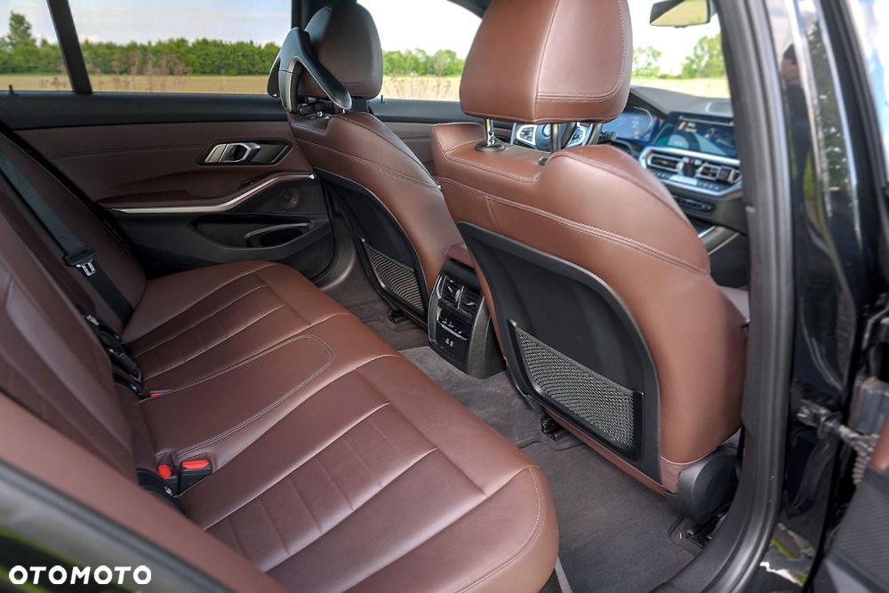 BMW Seria 3 320d xDrive mHEV M Sport - 13