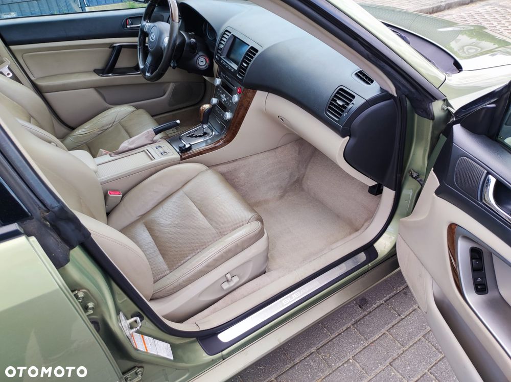 Subaru Outback 3.0 H6 - 15