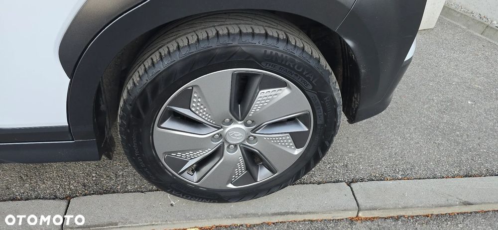 Hyundai Kona Premium - 27