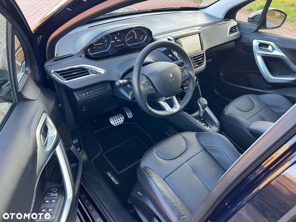 Peugeot 208 - 12