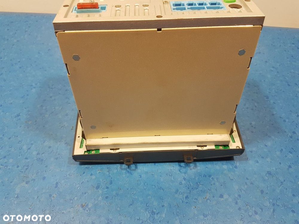 PEUGEOT 306 RADIO - 9