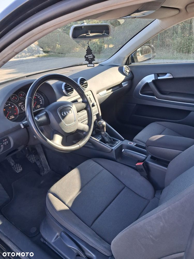 Audi A3 3-drzwiowe 1.6 Ambiente - 8