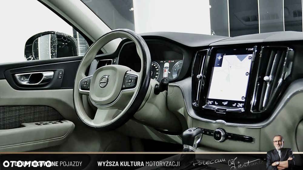 Volvo XC 60 T5 Momentum Pro - 17