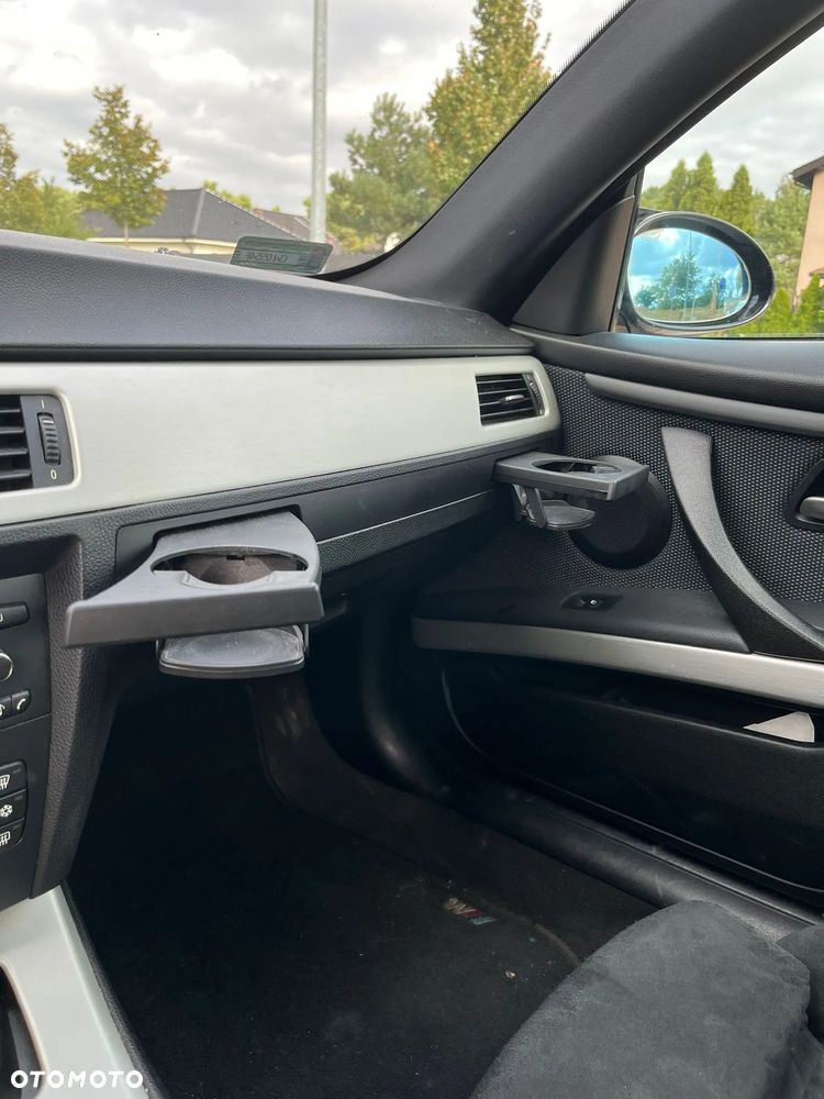BMW Seria 3 320i - 11