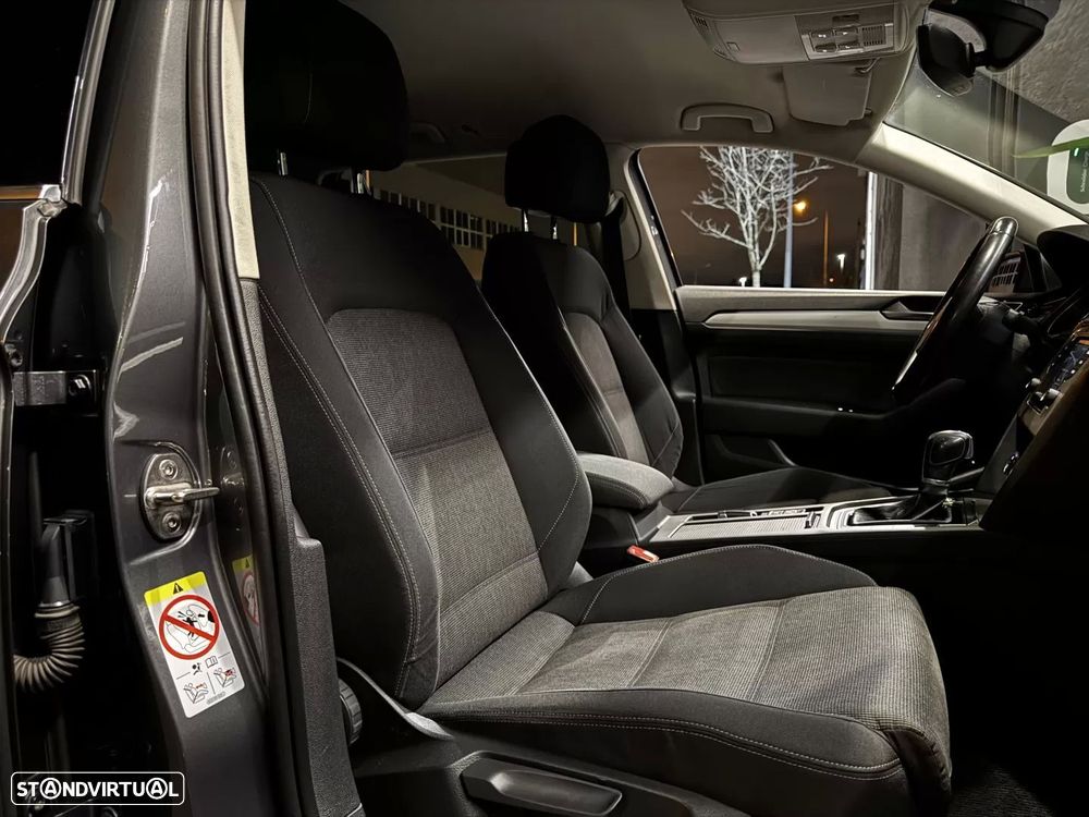 VW Passat Variant 1.6 TDI Confortline DSG - 36