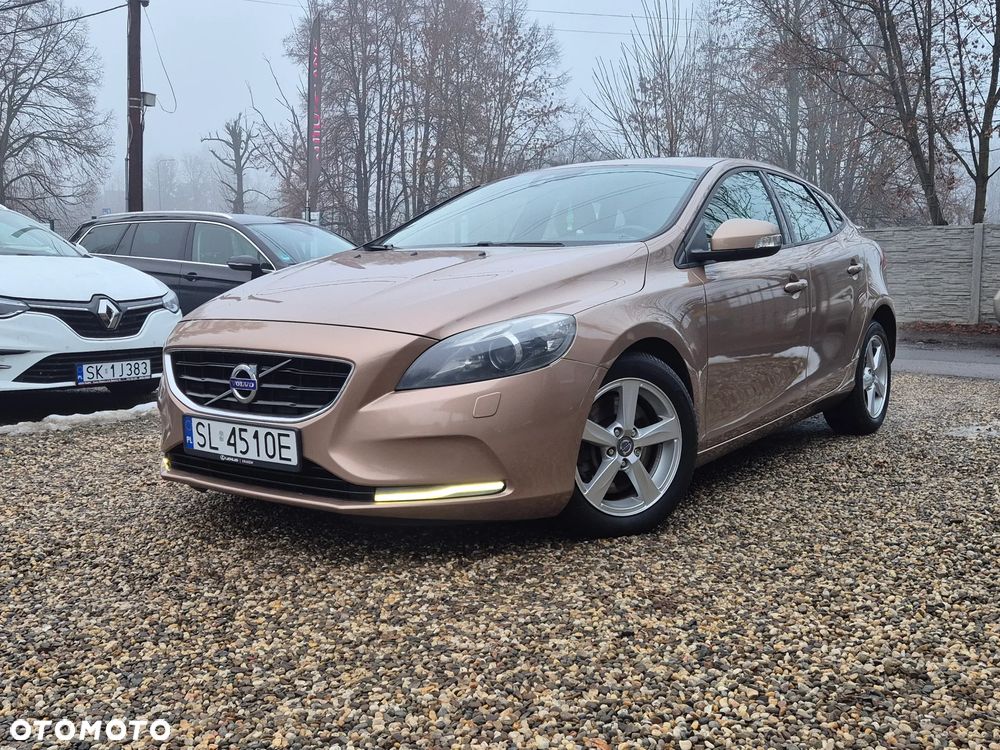 Volvo V40 D3 Momentum - 1