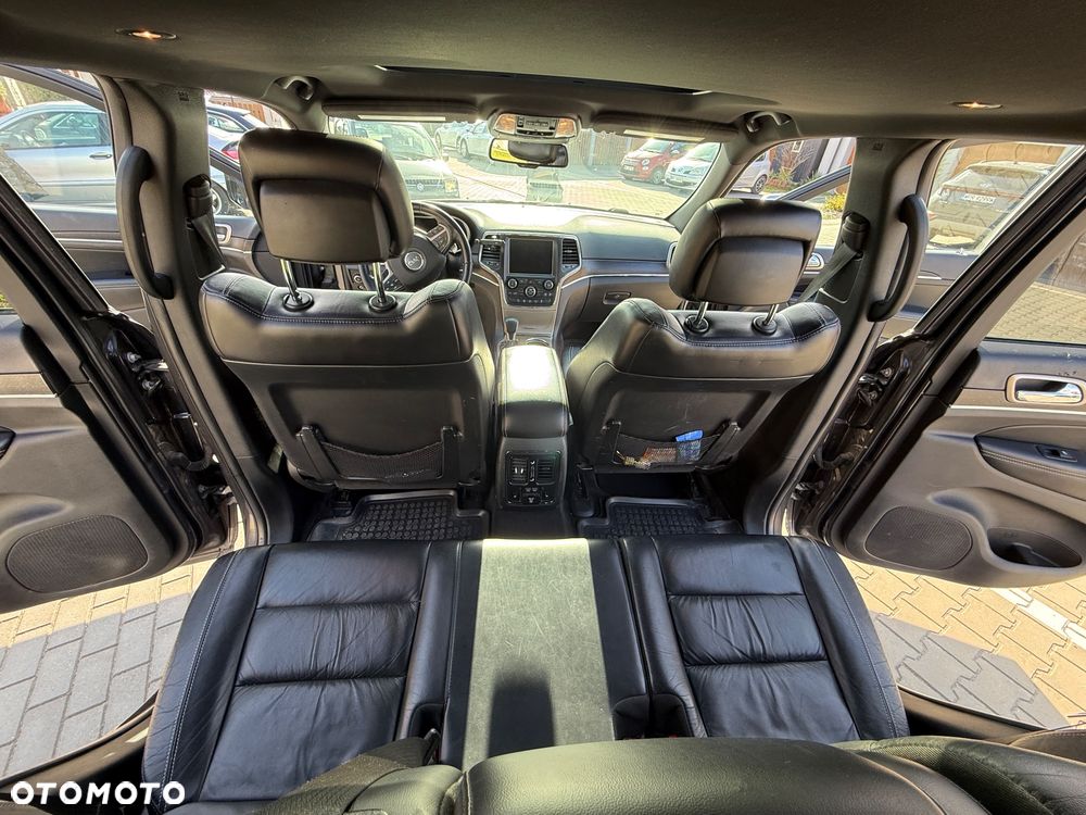 Jeep Grand Cherokee - 16