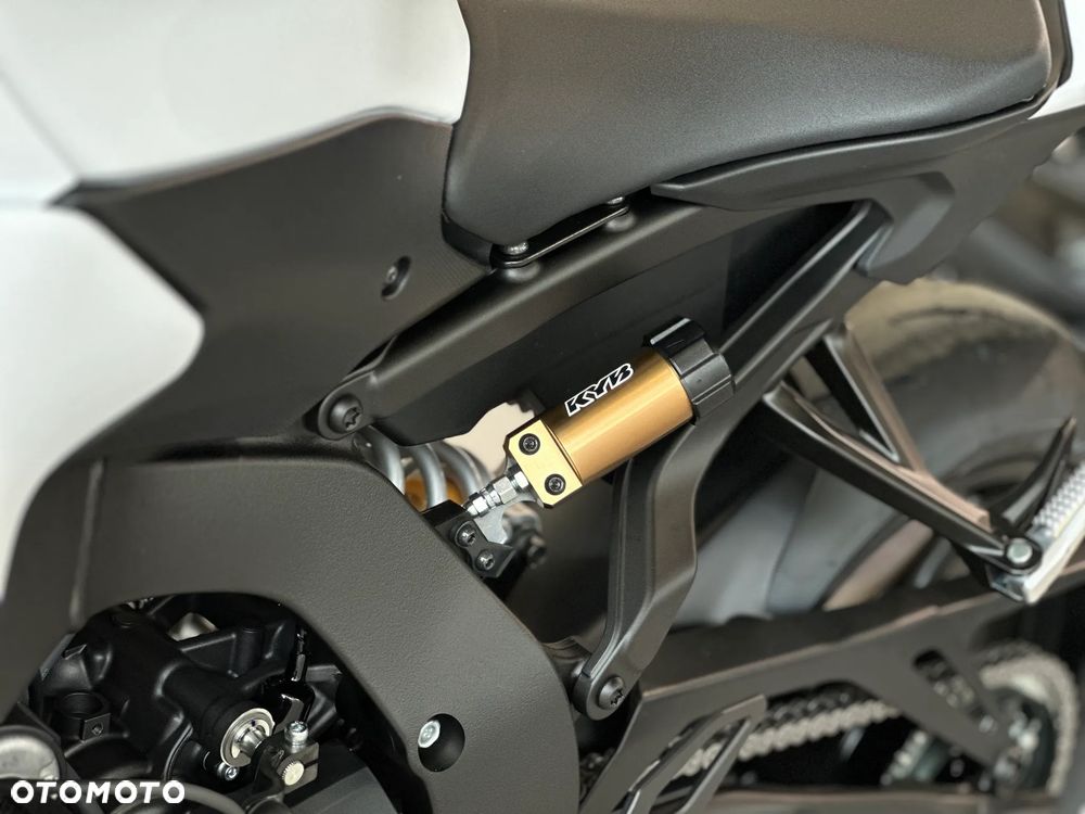 Yamaha R9 - 13