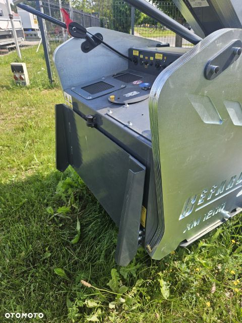 Befard miniżuraw gąsienicowy XM800 i XM1200 do 10,2m pick and carry - 10