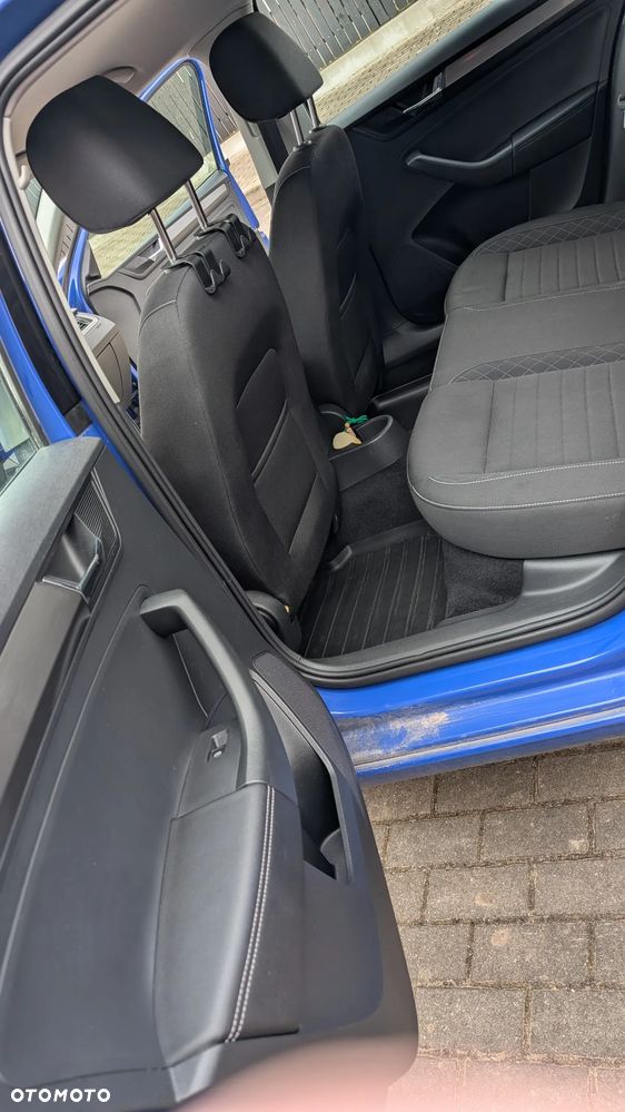 Skoda RAPID 1.0 TSI Style - 31