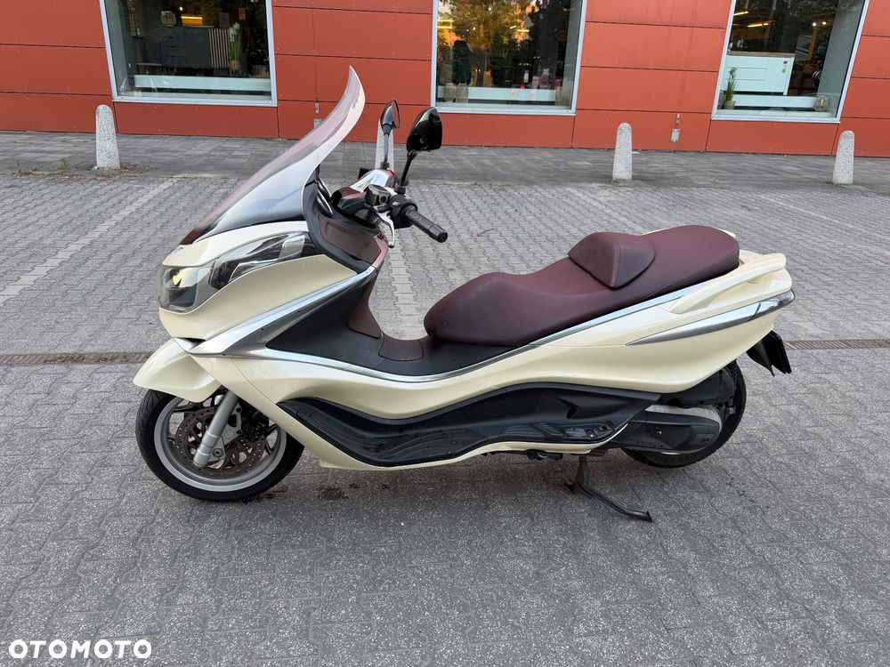 Piaggio X10 - 1