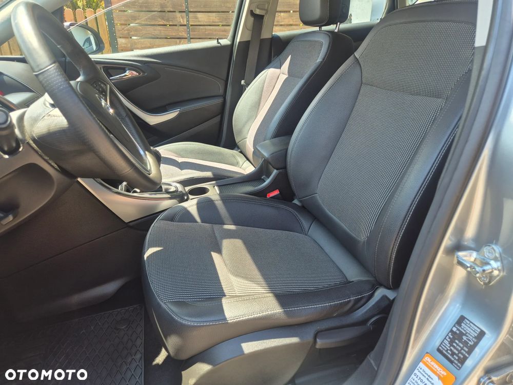 Opel Astra 1.4 Turbo Cosmo - 11