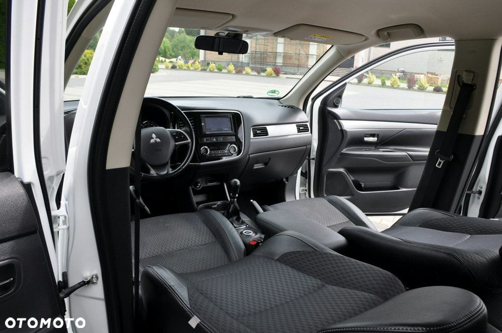Mitsubishi Outlander - 28