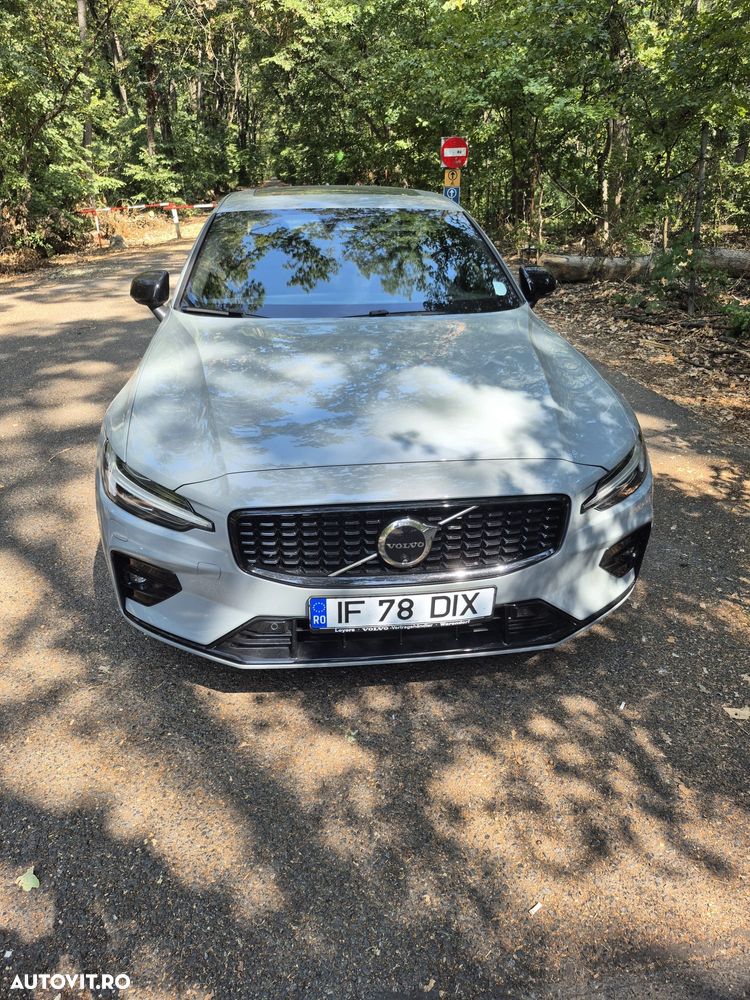 Volvo S60 B5 MHEV AT AWD Ultimate Dark - 2