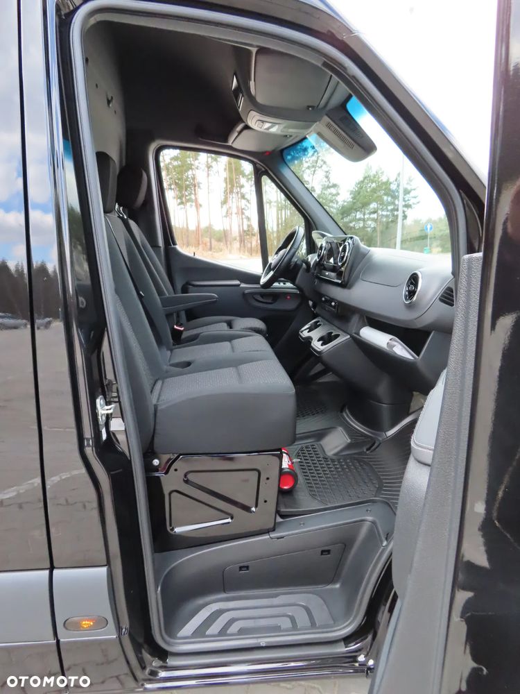 Mercedes-Benz Sprinter 319 CDI 190 KM 9G-Tronic Automat Model 907 AMG Panamericana GT AMG Furgon Blaszak Ekstra Długi LONG MAXI + 4800 mm Zawieszenie Tylne Pneumatyczne Adaptacyjne WZMACNIANY Rozstaw Osi 4325 mm Ładowność 941 Kg HAK 2800 Kg FULL Opcja Wyposażenia Stan Auta Nowy Jak Z Salonu OKAZJA DOSTEPNY I GOTOWY - 26