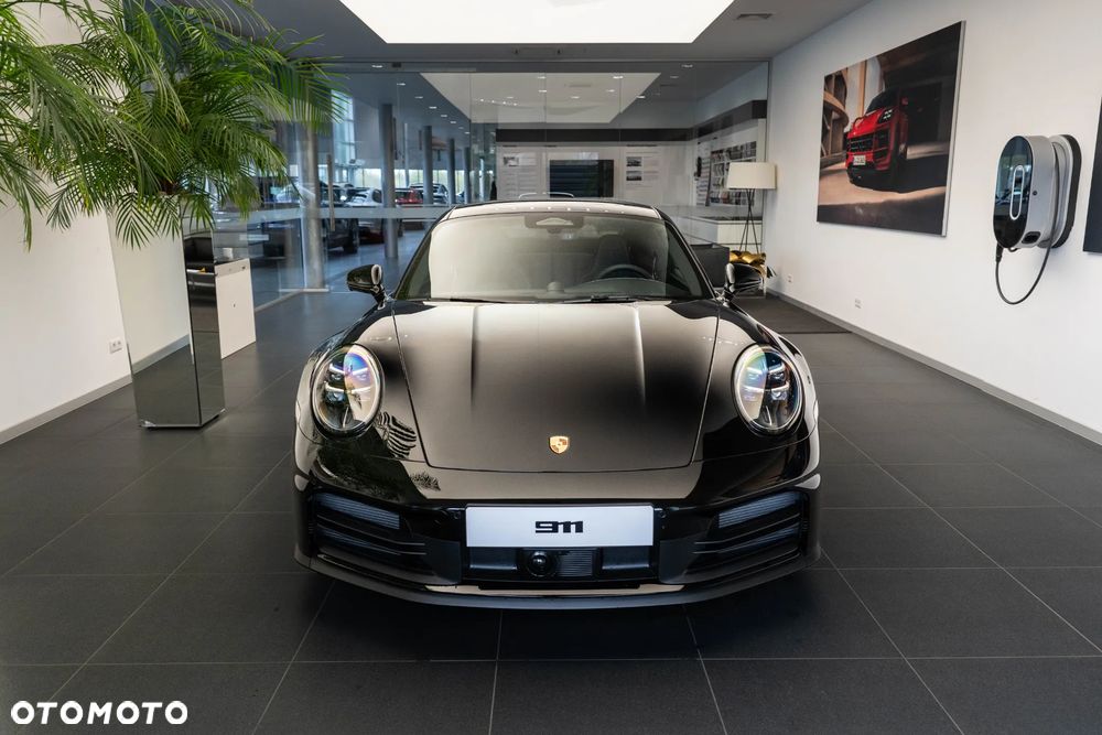 Porsche 911 Carrera 4S - 4