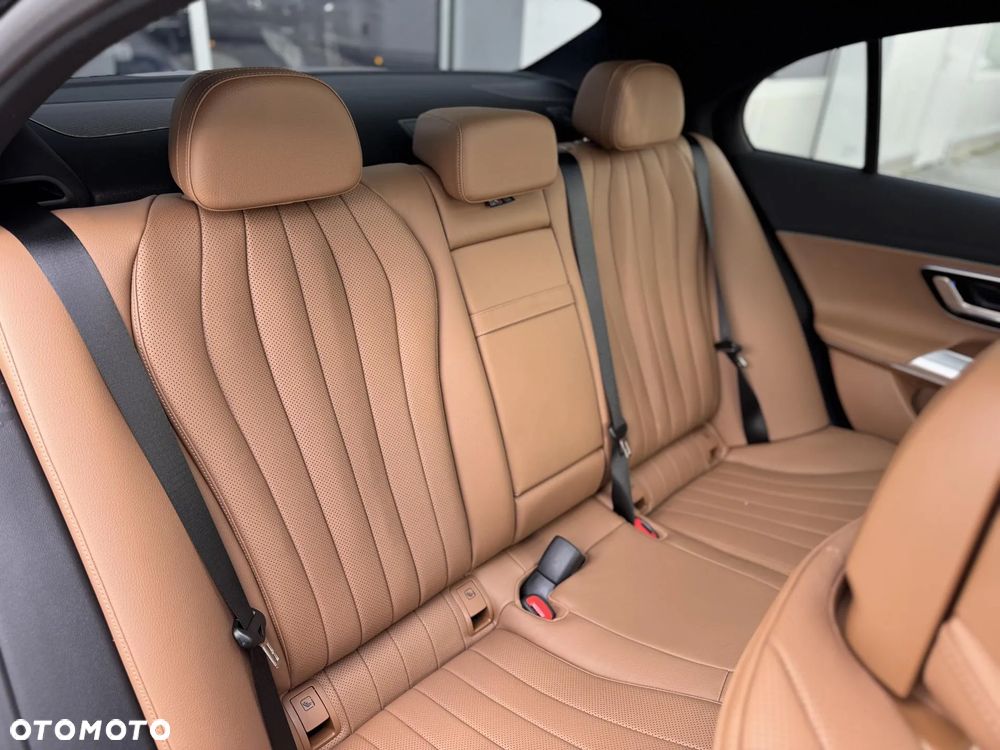 Mercedes-Benz Klasa E 300 de 4-Matic Exclusive - 13