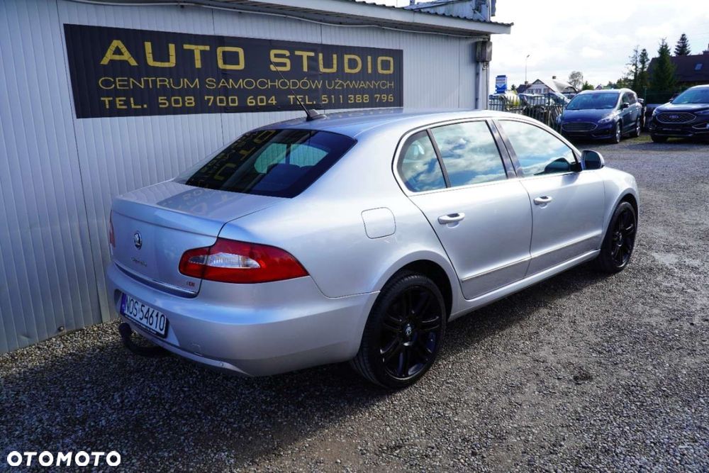 Skoda Superb 2.0 TDI DSG Exclusive - 29