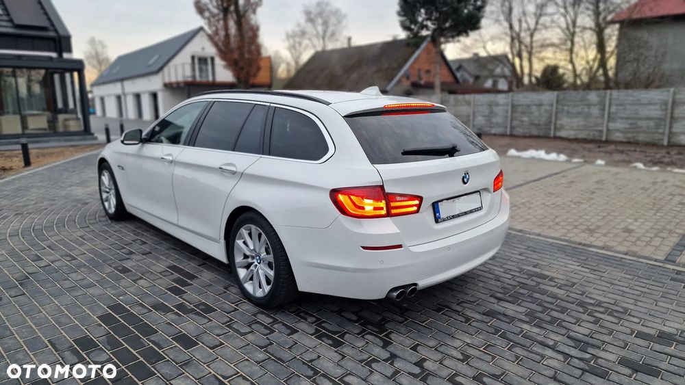 BMW Seria 5 525d xDrive Luxury Line - 4