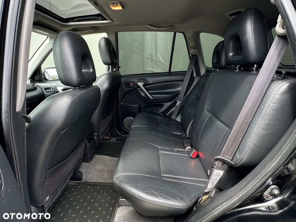 Toyota RAV4 - 10