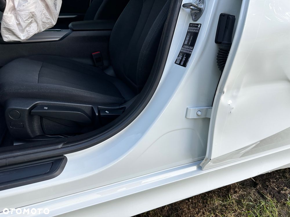 BMW Seria 3 318d - 34