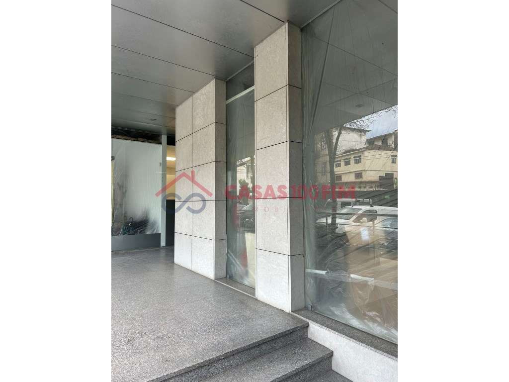 Loja com licença para pastelaria em Vale de Cambra - Grande imagem: 5/26