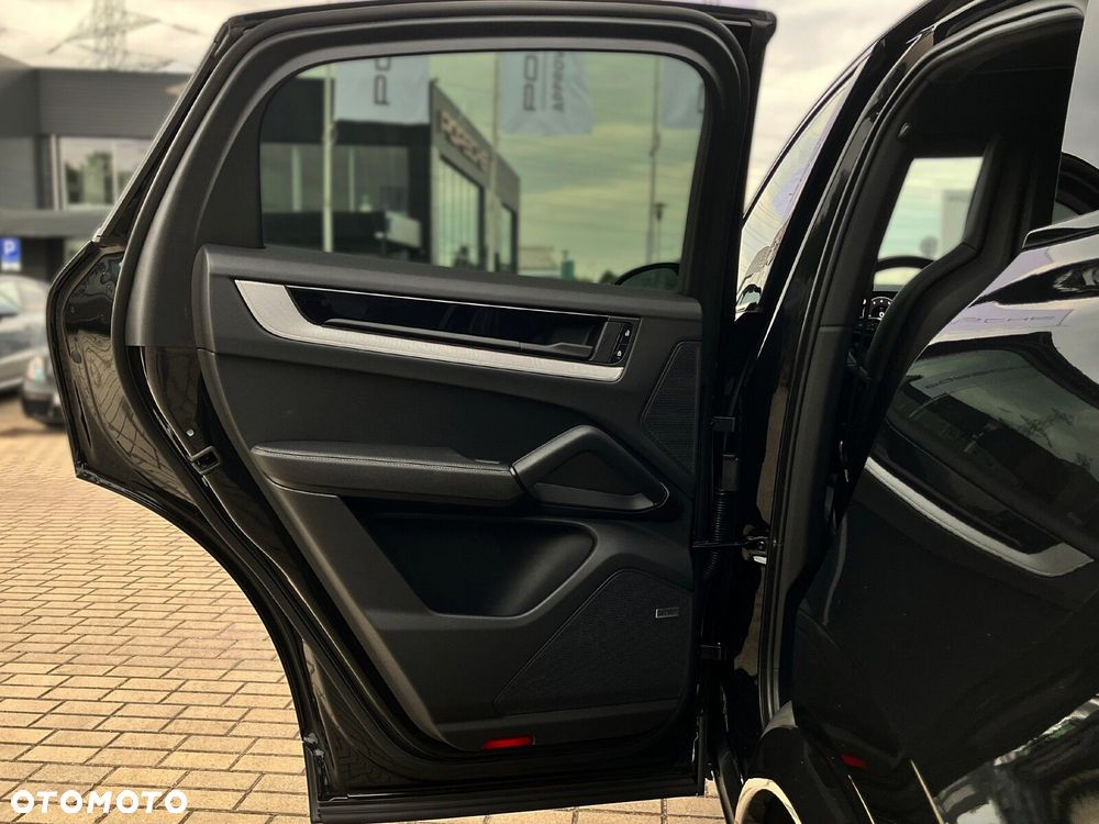 Porsche Cayenne - 18