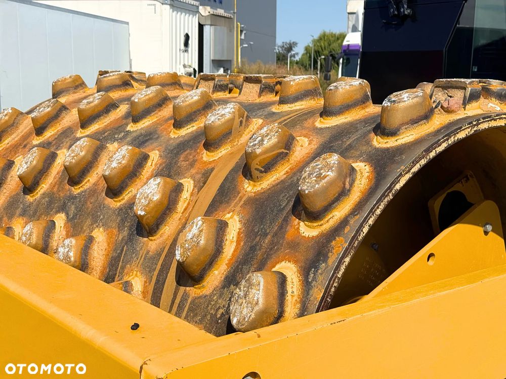 Caterpillar WALEC WIBRACYJNY / CS64B / KLIMATYZACJA / CAT - 17