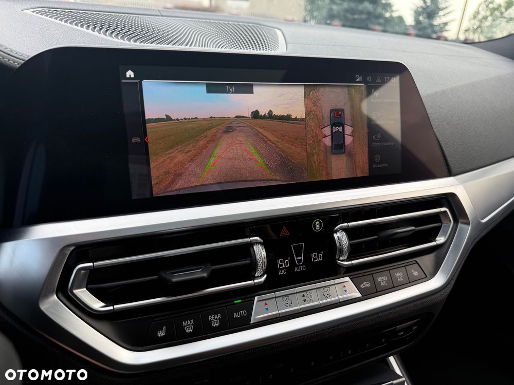 BMW Seria 3 320d Luxury Line sport - 14