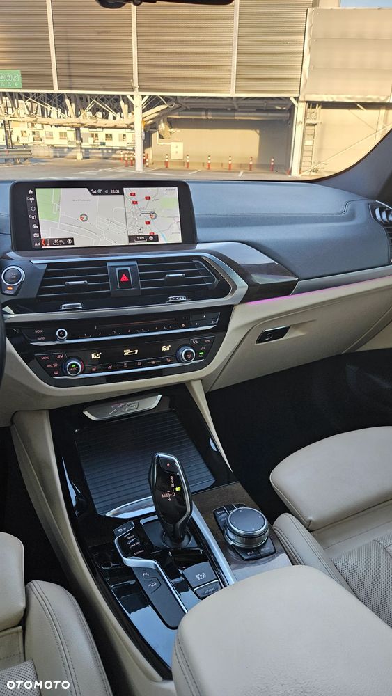 BMW X3 xDrive30i Luxury Line - 30