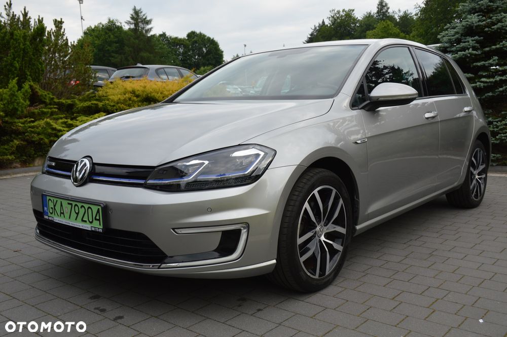 Volkswagen Golf - 2