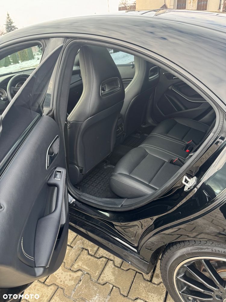 Mercedes-Benz CLA 250 4Matic 7G-DCT - 5
