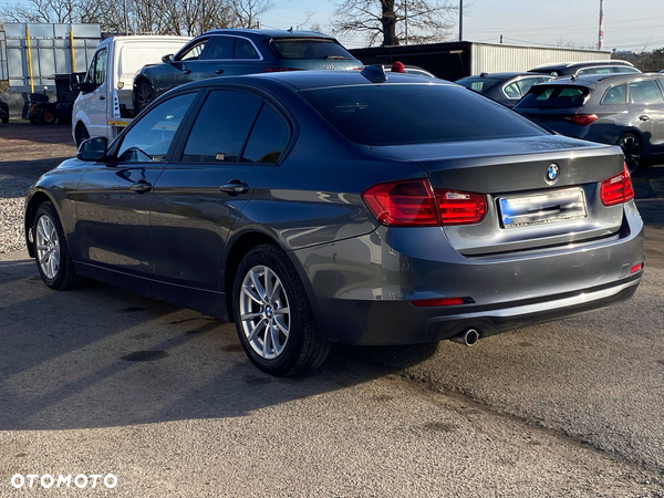 BMW Seria 3 318d