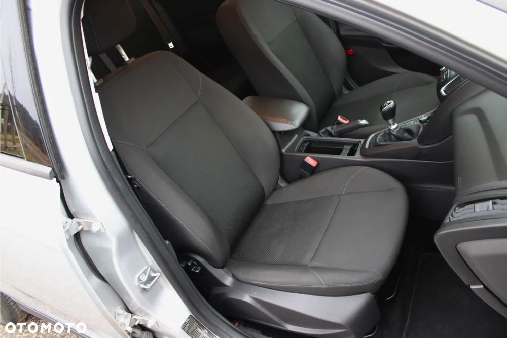 Ford Focus 1.6 TDCi DPF Ambiente - 20