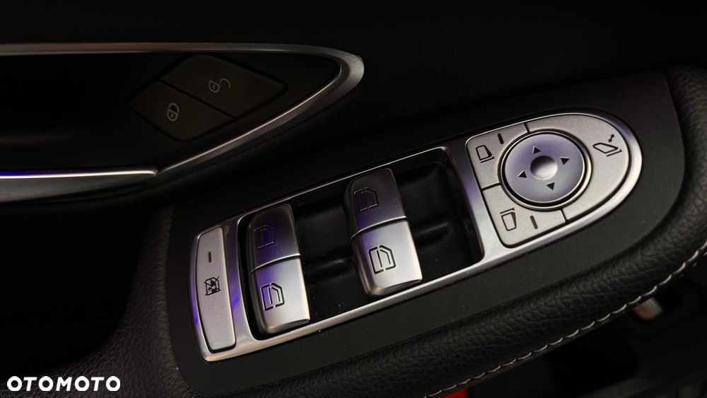 Mercedes-Benz Klasa C 220 d 4Matic 9G-TRONIC AMG Line - 11