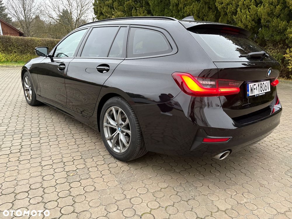 BMW Seria 3 320d Sport Line - 9