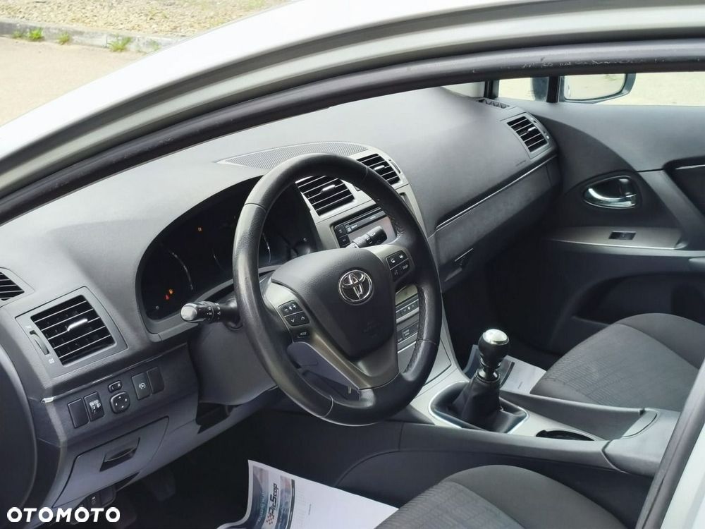 Toyota Avensis - 5