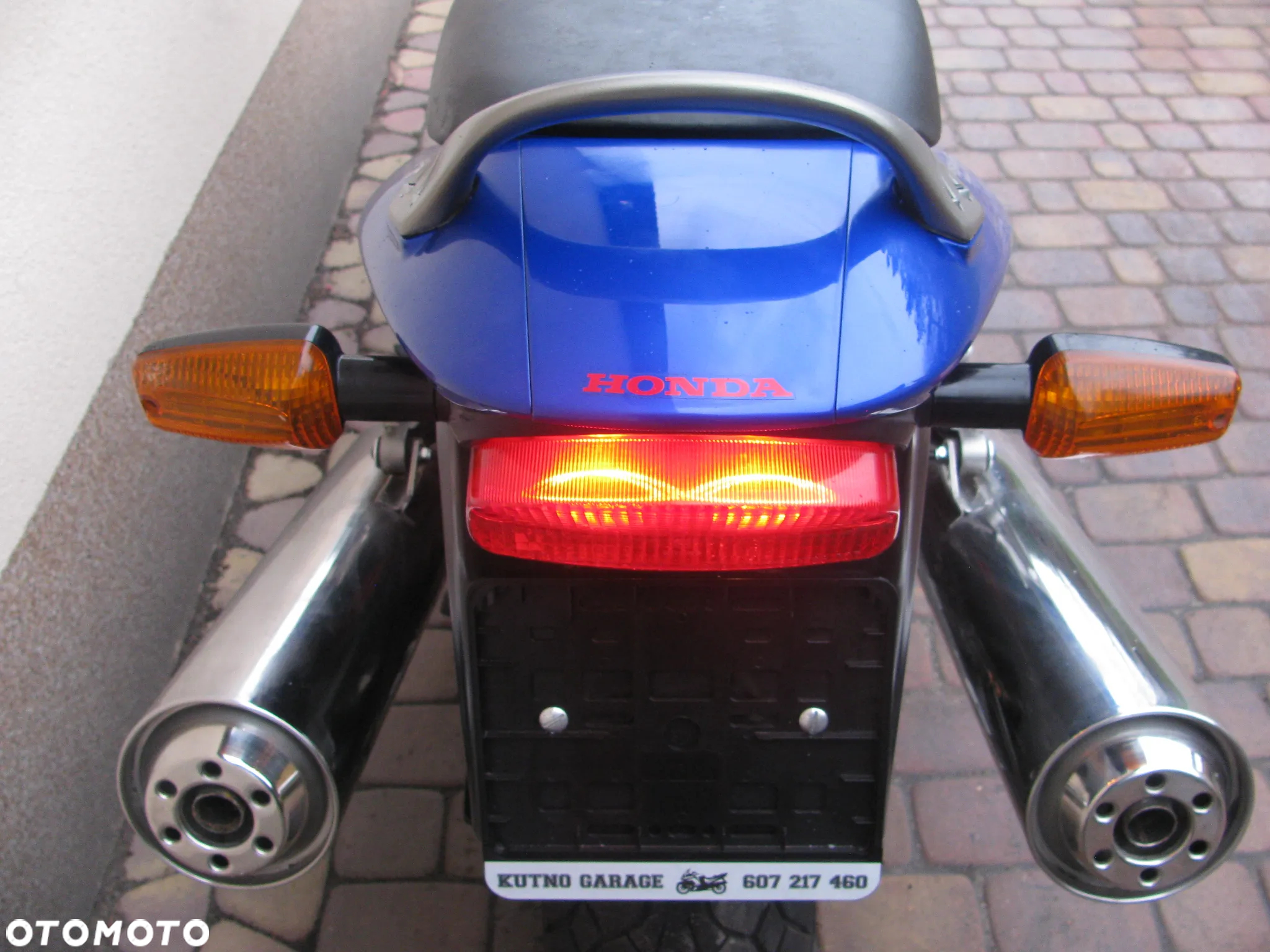 Honda X11 - 16