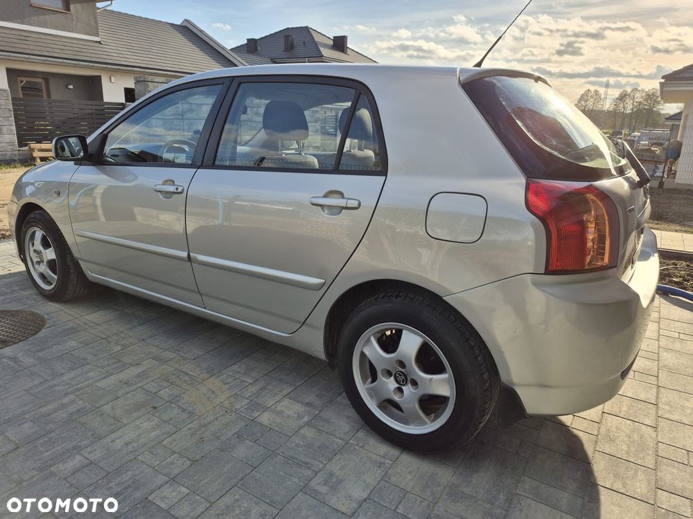 Toyota Corolla 1.6 VVT-i Terra - 2