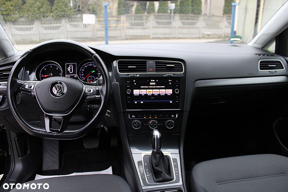 Volkswagen Golf - 18