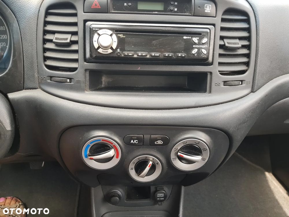 Hyundai Accent - 7
