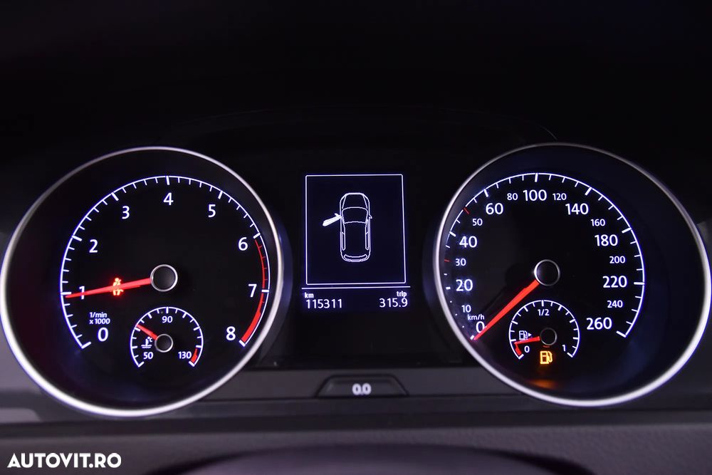 Volkswagen Golf - 10