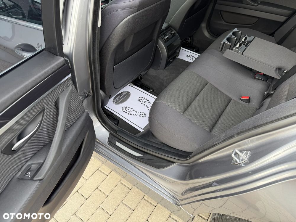 BMW Seria 5 520d Luxury Line - 24