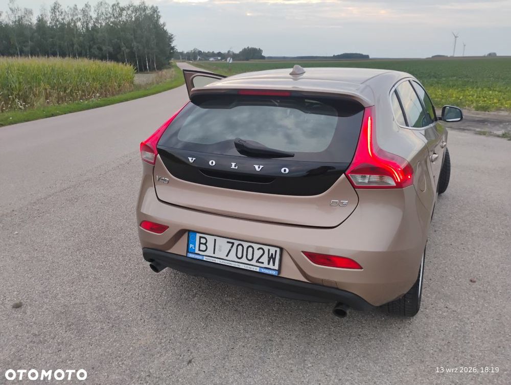 Volvo V40 D3 Momentum - 5