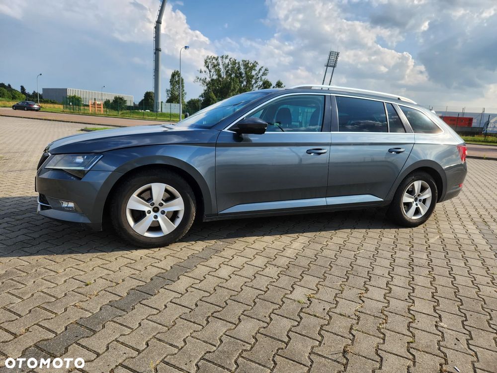 Skoda Superb 2.0 TDI DSG Style - 4