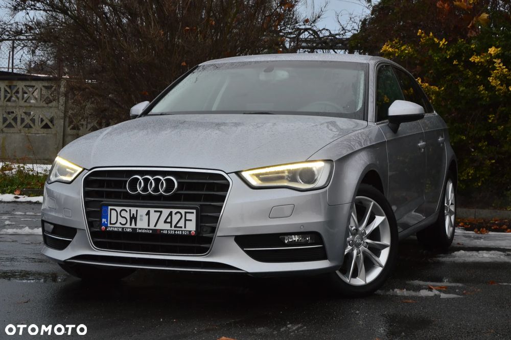 Audi A3 Sportback 1.8 TFSI S tronic Ambiente - 2