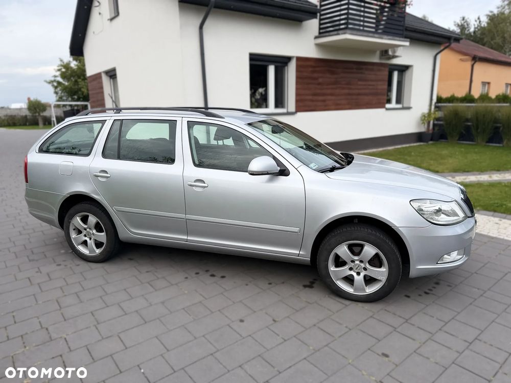 Skoda Octavia 2011 photo 4