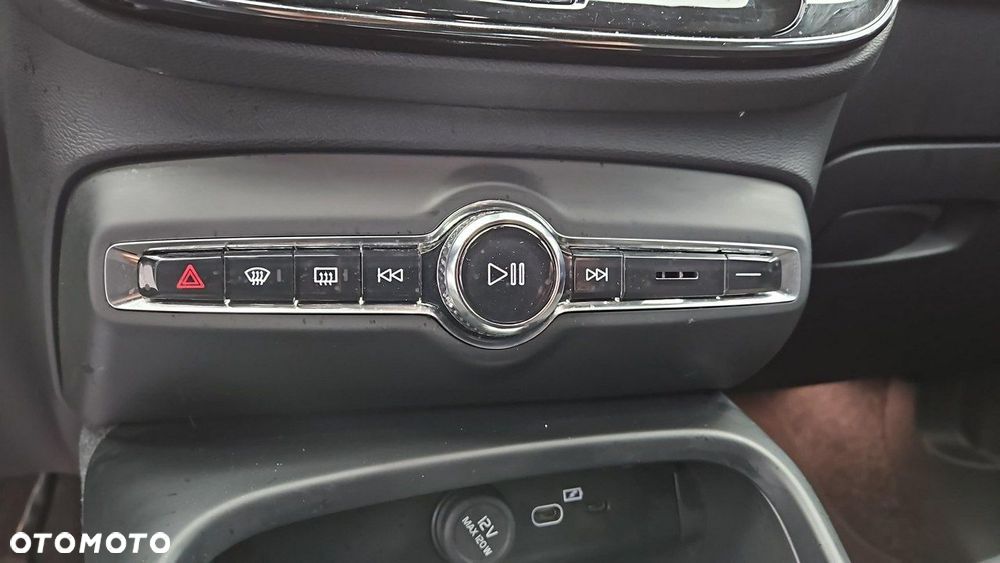 Volvo XC 40 73kWh P6 Recharge Core - 18