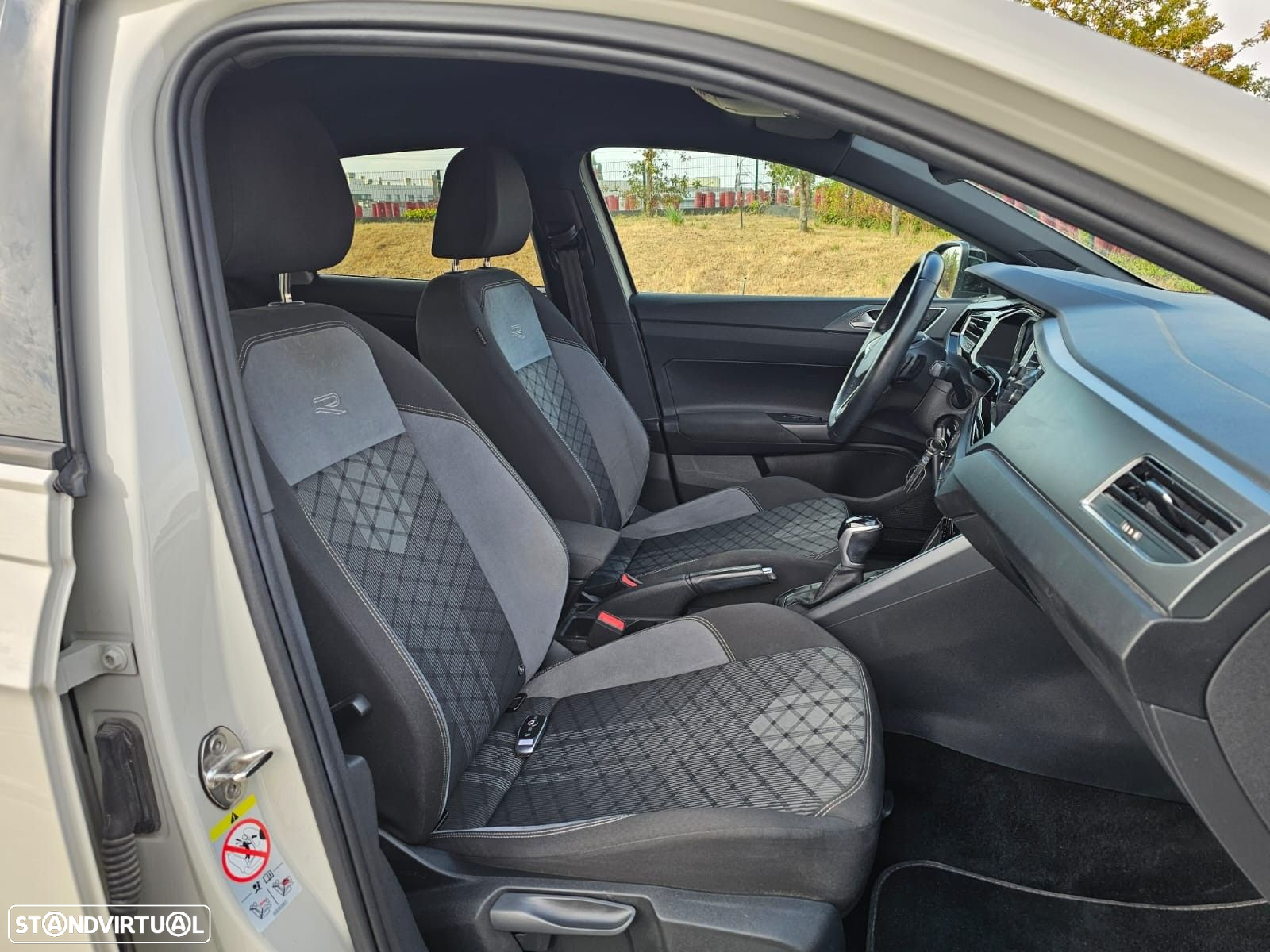 VW Taigo 1.0 TSI R-Line DSG - 9