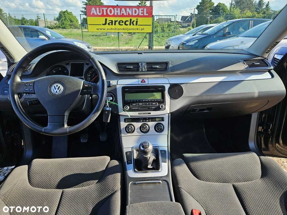 Volkswagen Passat - 12